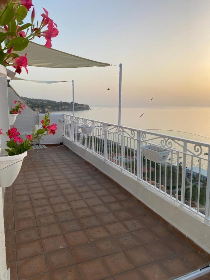 Hotel BlueMind Tropea Exterior foto