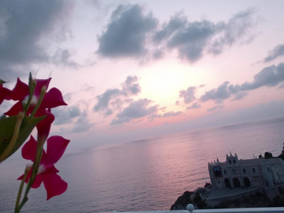 Hotel BlueMind Tropea Exterior foto
