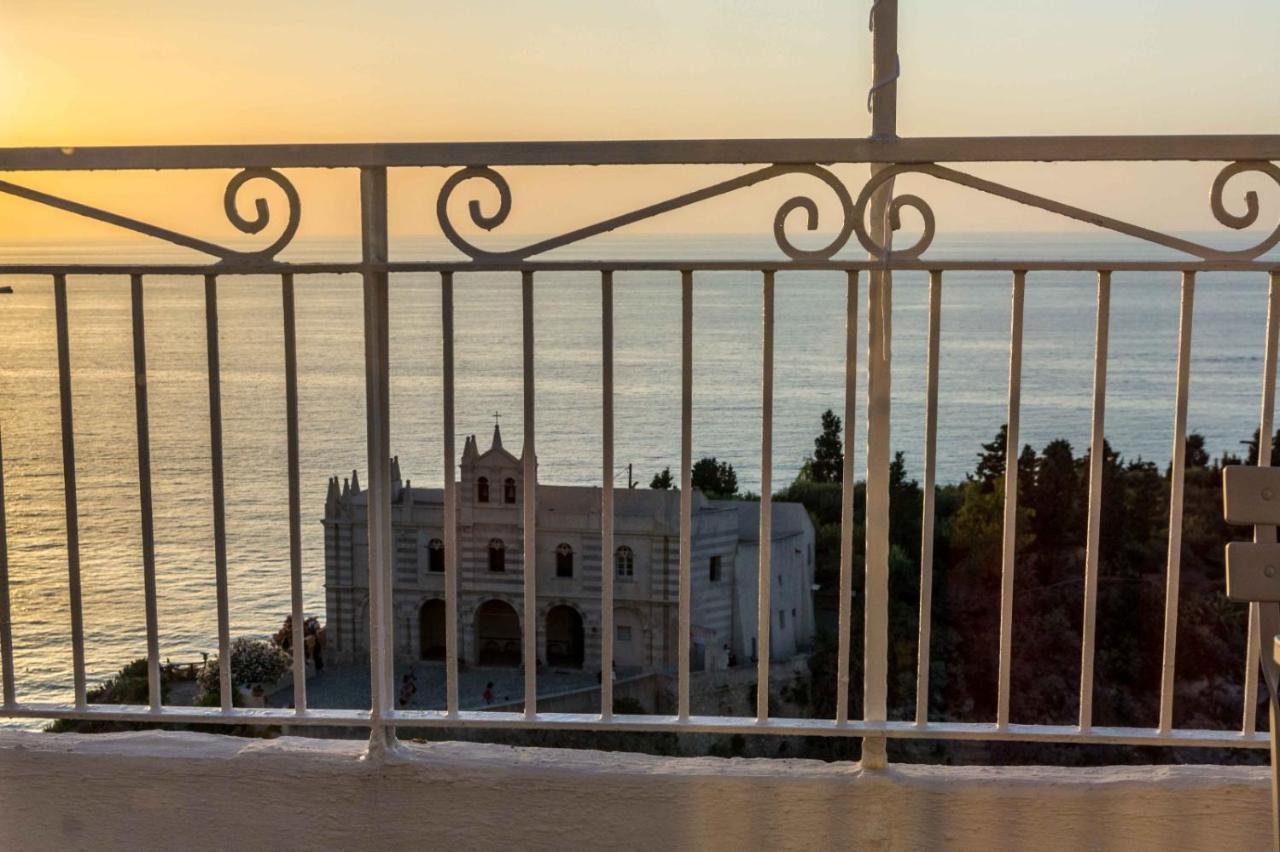 Hotel BlueMind Tropea Exterior foto