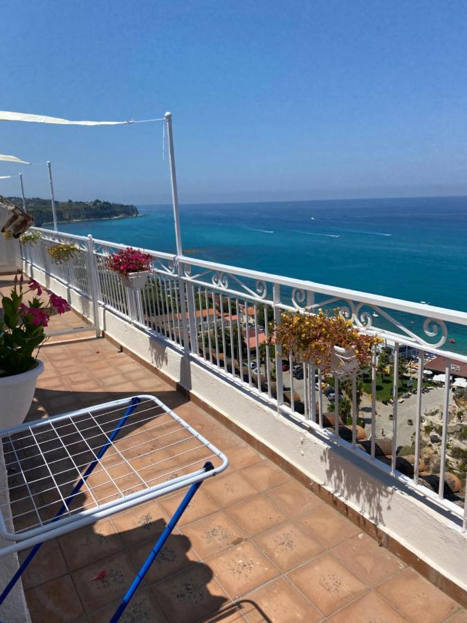 Hotel BlueMind Tropea Exterior foto