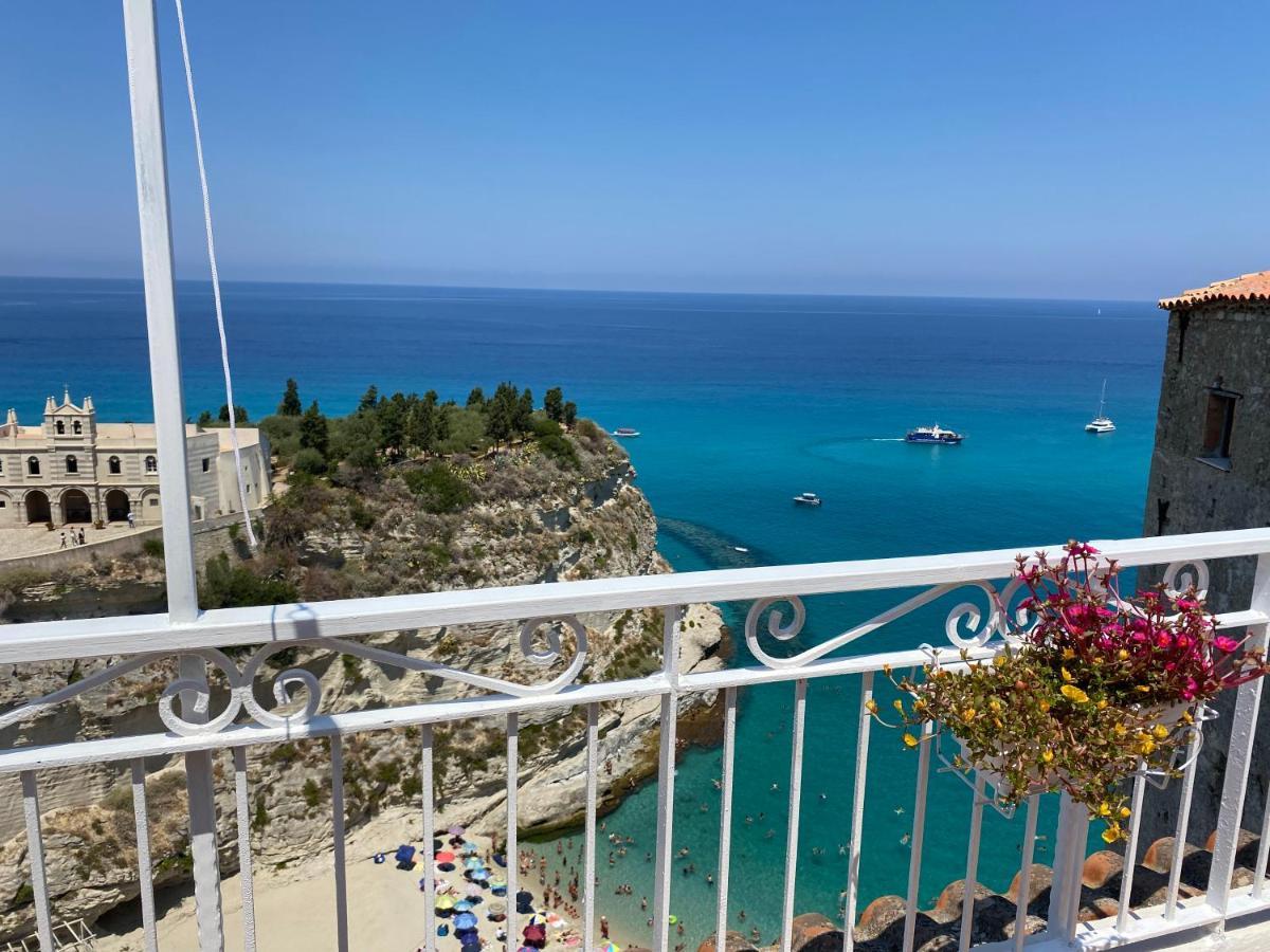 Hotel BlueMind Tropea Exterior foto